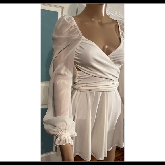 Aliah Puff Chiffon Wrap Dress in Ivory. Size: XS - Picture 11 of 13